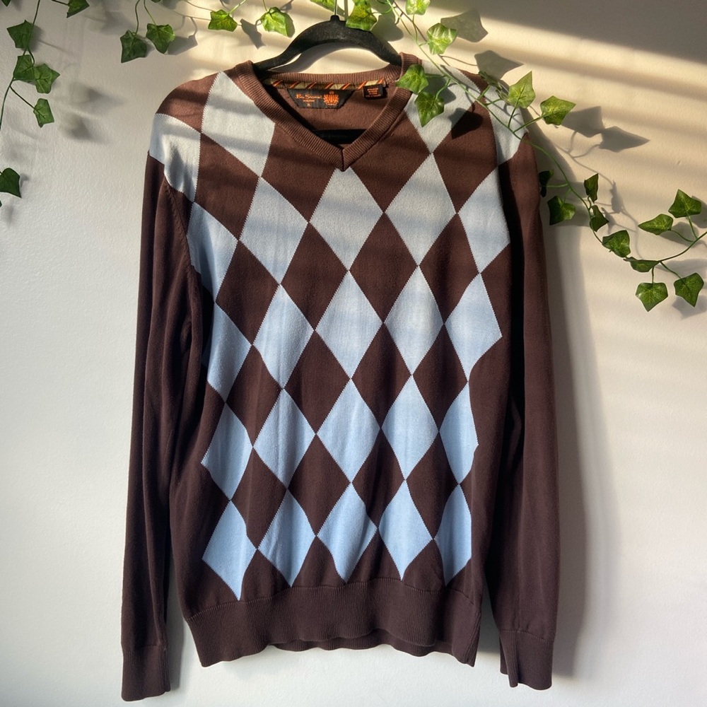 brown and blue argyle sweater